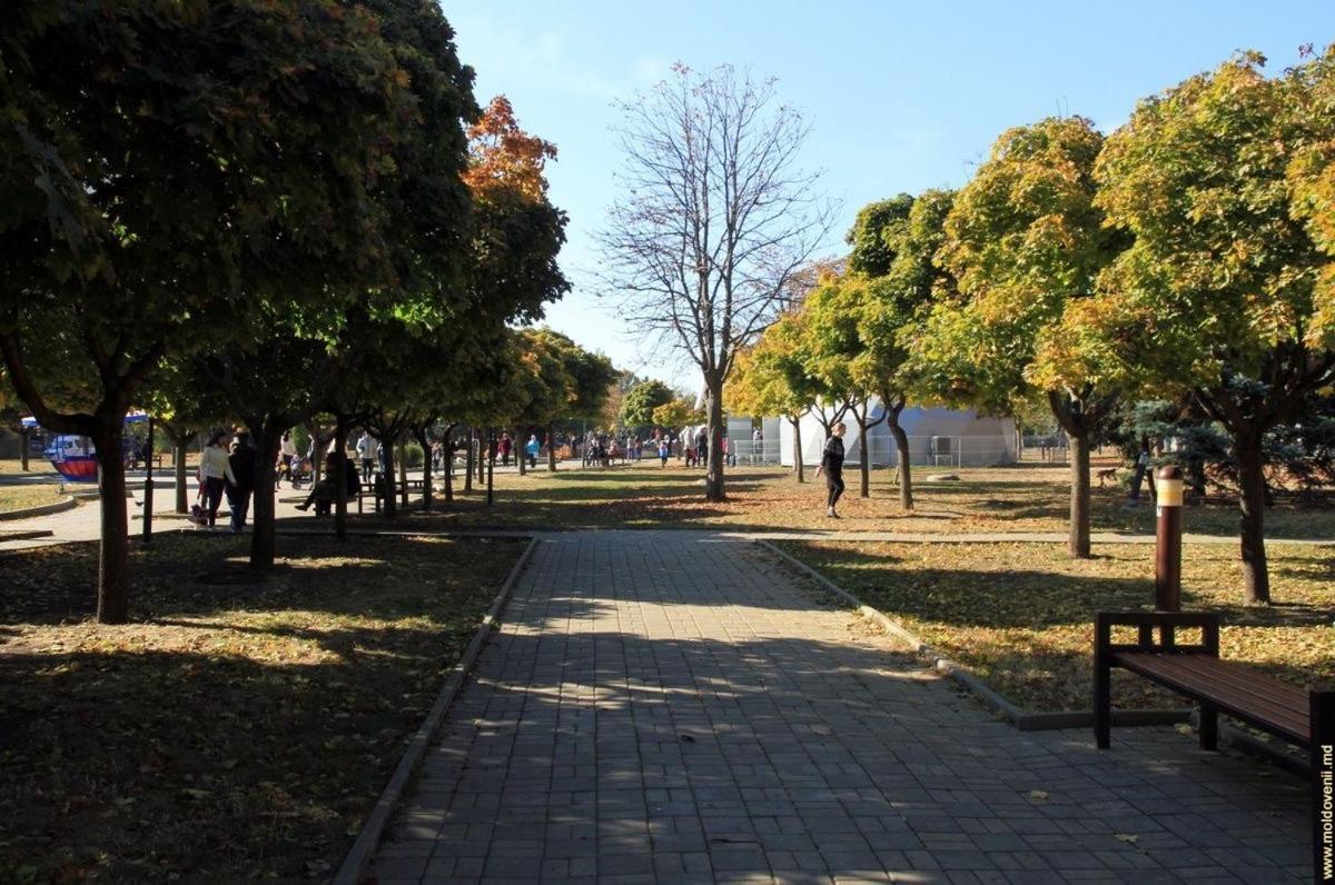 Afganskii Park Apartment Chisinau Ngoại thất bức ảnh